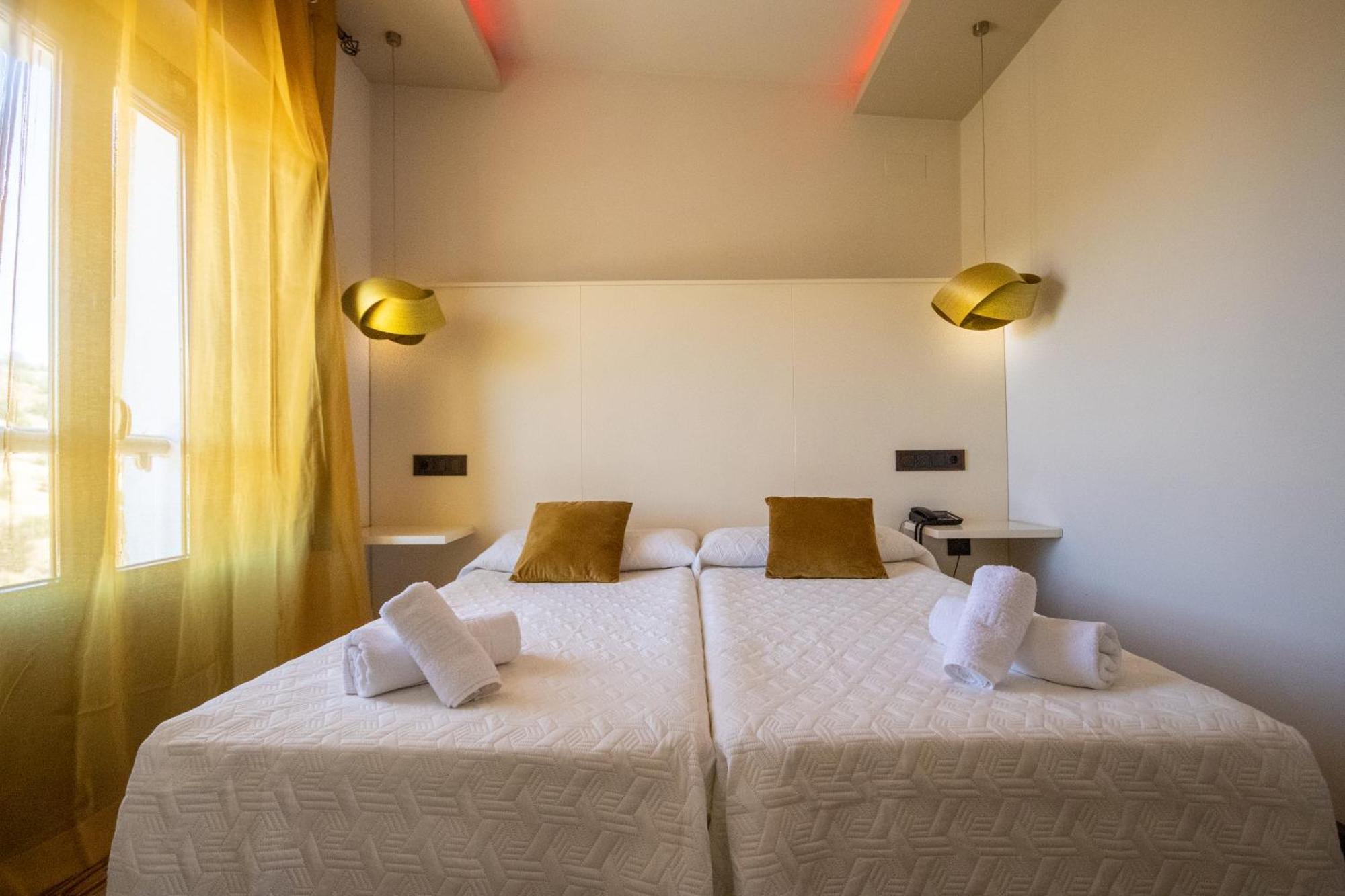 Hotel Villa De Setenil Setenil De Las Bodegas ภายนอก รูปภาพ