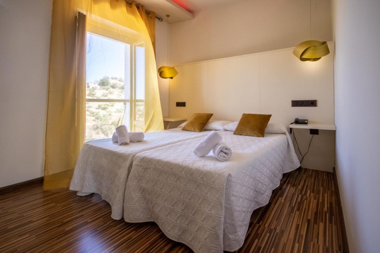 Hotel Villa De Setenil Setenil De Las Bodegas ภายนอก รูปภาพ