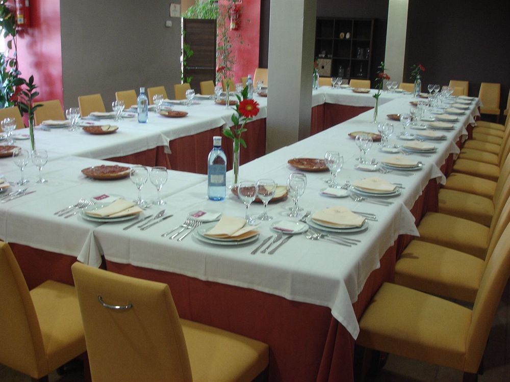 Hotel Villa De Setenil Setenil De Las Bodegas ภายนอก รูปภาพ